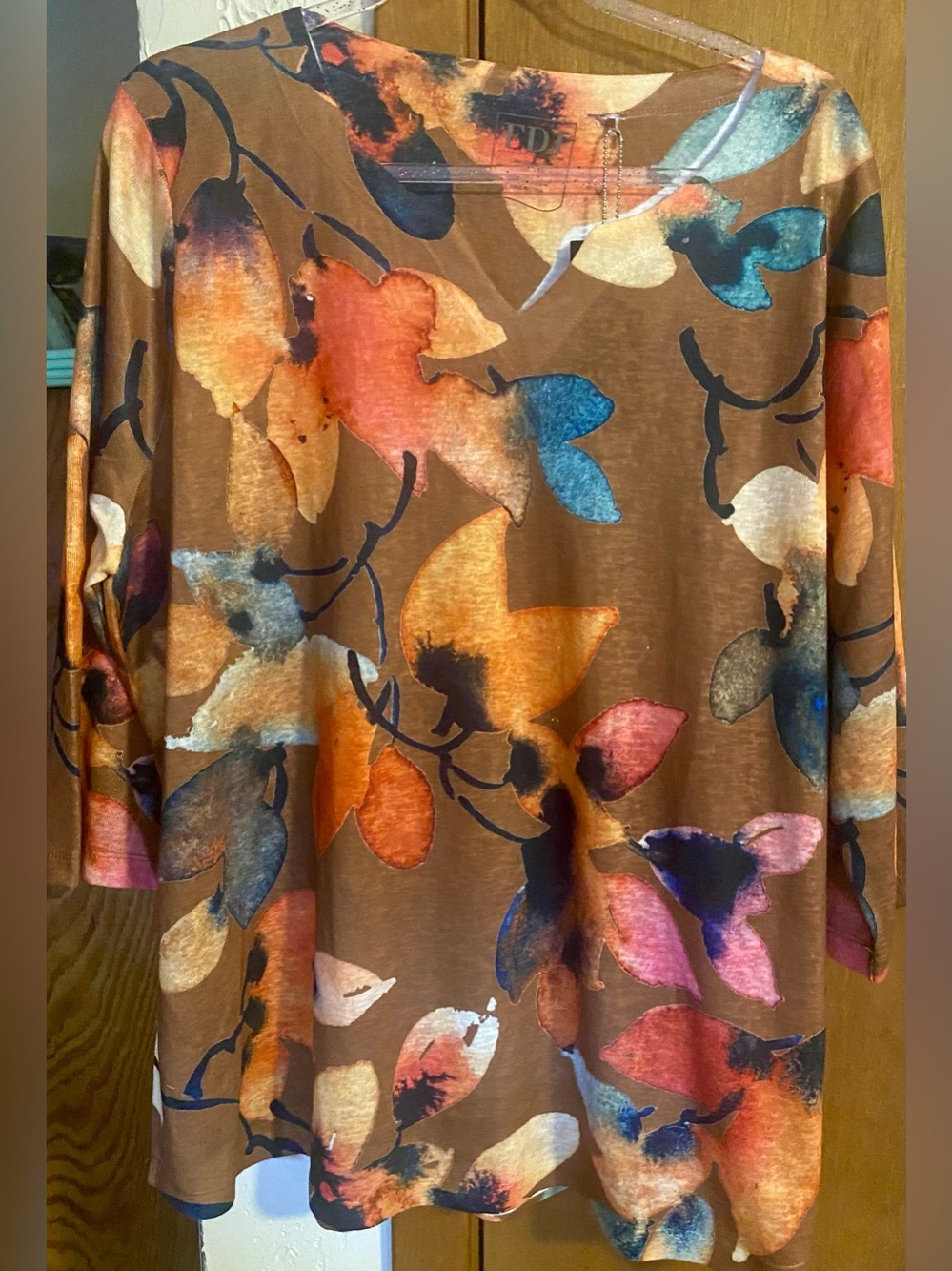 FDJ - French Dressing Jeans 2X Long Sleeve V Neck Top Multicolored Floral Print